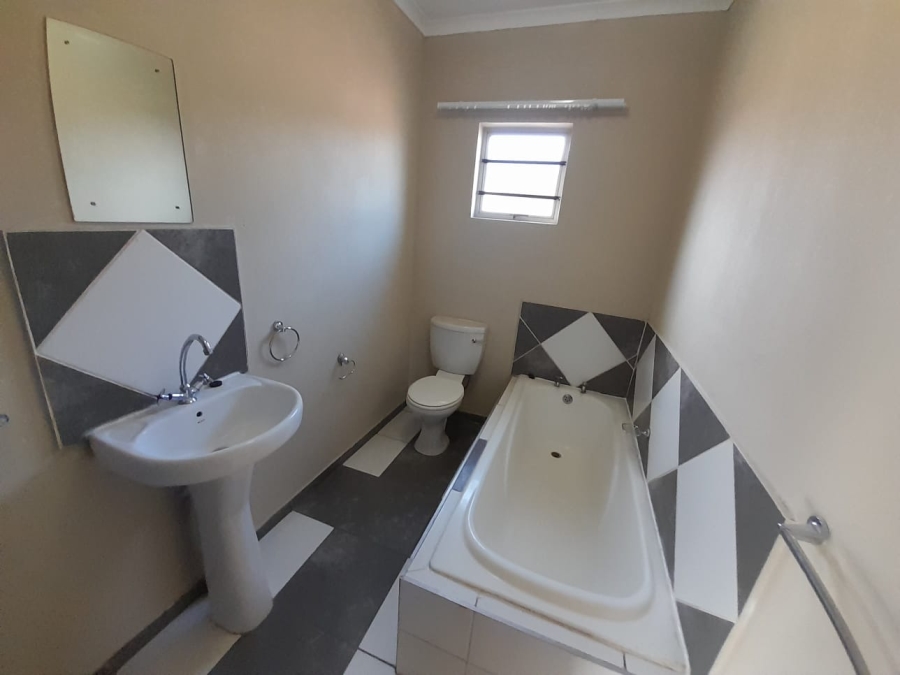To Let 3 Bedroom Property for Rent in Kellys View Free State